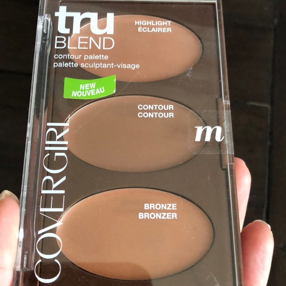 Cover girl tru blend contour palette - Picture 3 of 4